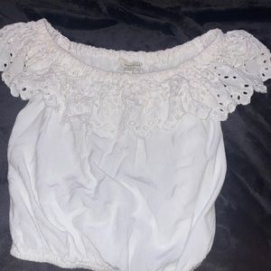 Off shoulder cropped top